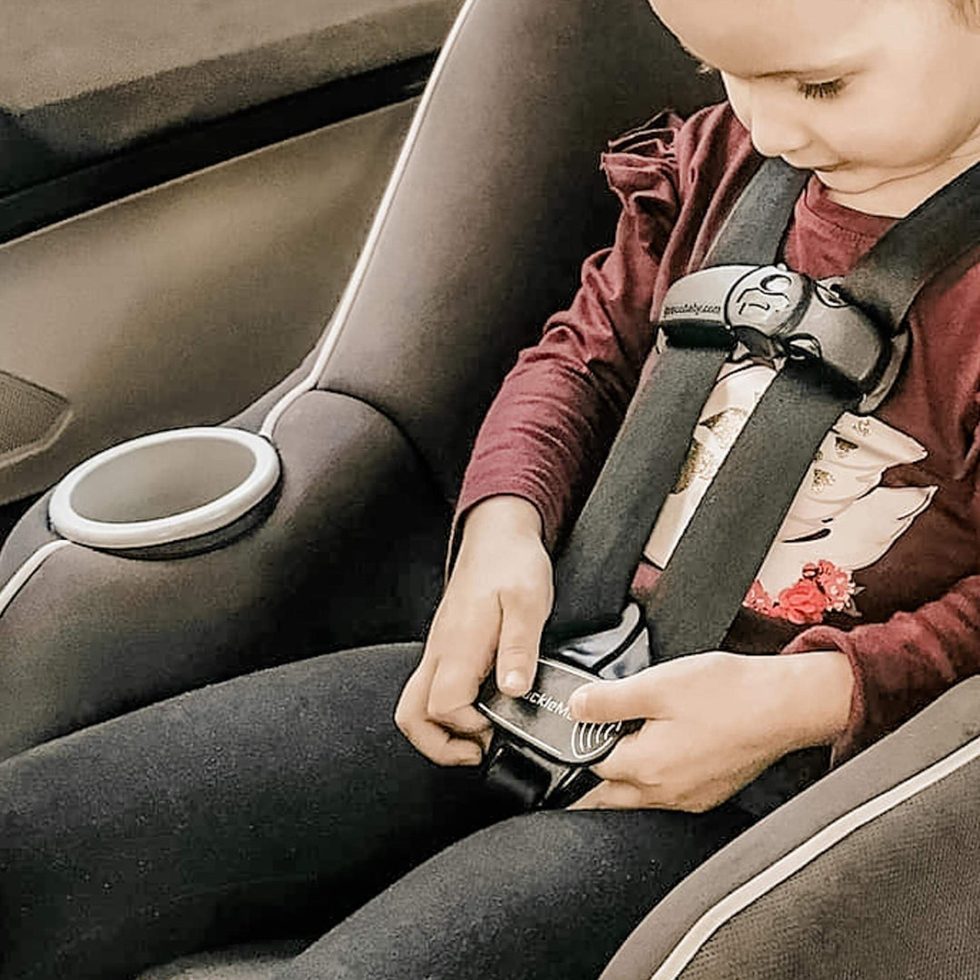 What Should My Child Wear in a Car Seat in Winter? (Complete Age-by-Age Guide)